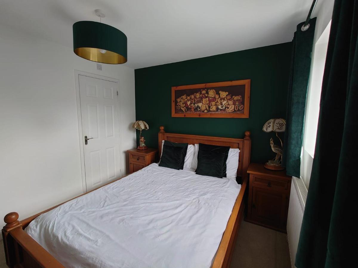 Lovely Rooms In A Quiet Place Of Woking Zewnętrze zdjęcie