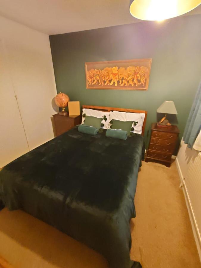 Lovely Rooms In A Quiet Place Of Woking Zewnętrze zdjęcie