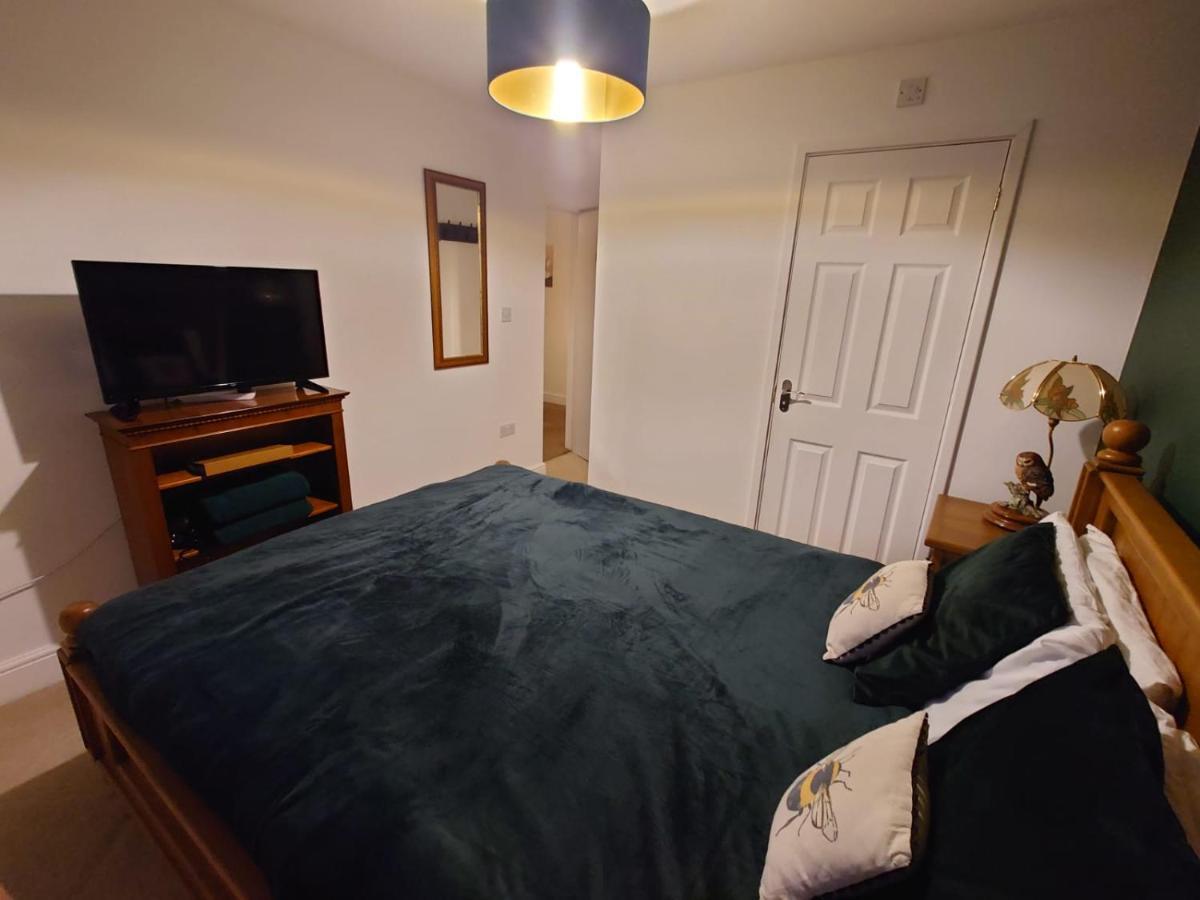 Lovely Rooms In A Quiet Place Of Woking Zewnętrze zdjęcie